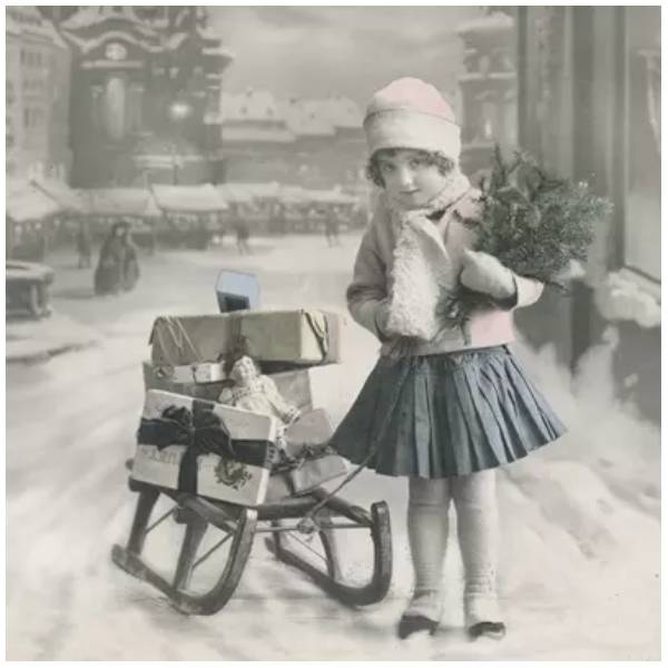 products girl with sled sg 80038